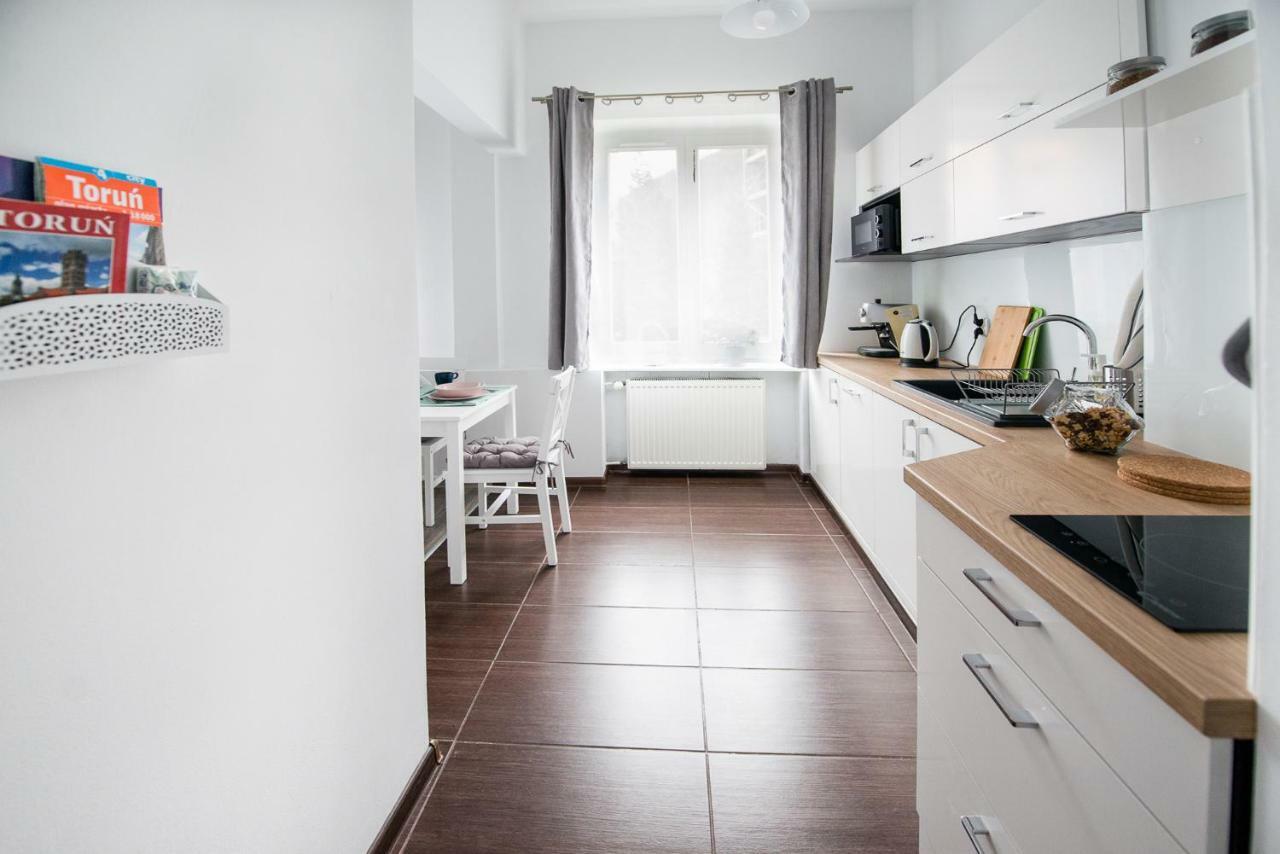 Apartament Przedzamcze Thorn Exterior foto