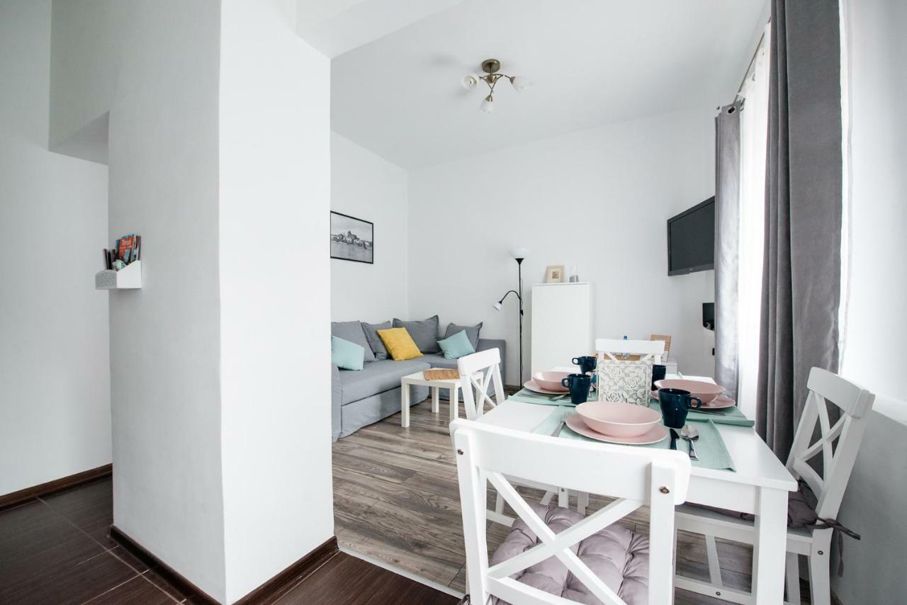 Apartament Przedzamcze Thorn Exterior foto