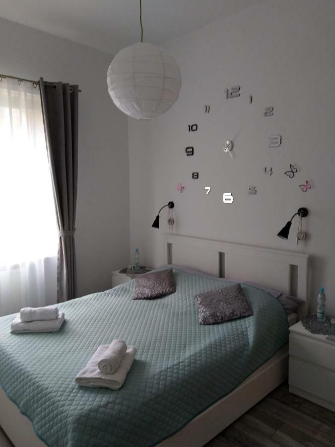 Apartament Przedzamcze Thorn Exterior foto